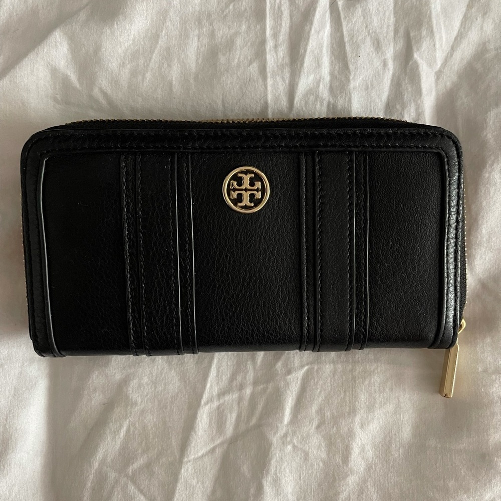 Black, leather Tory Burch wallet